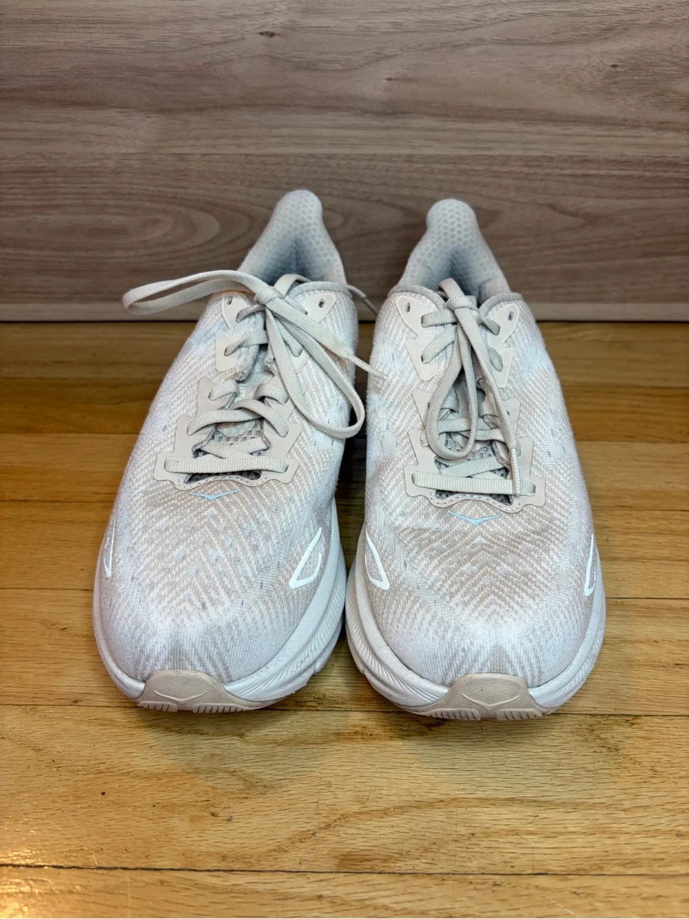 Hoka Women's Clifton 9 Sneakers - Size 7.5